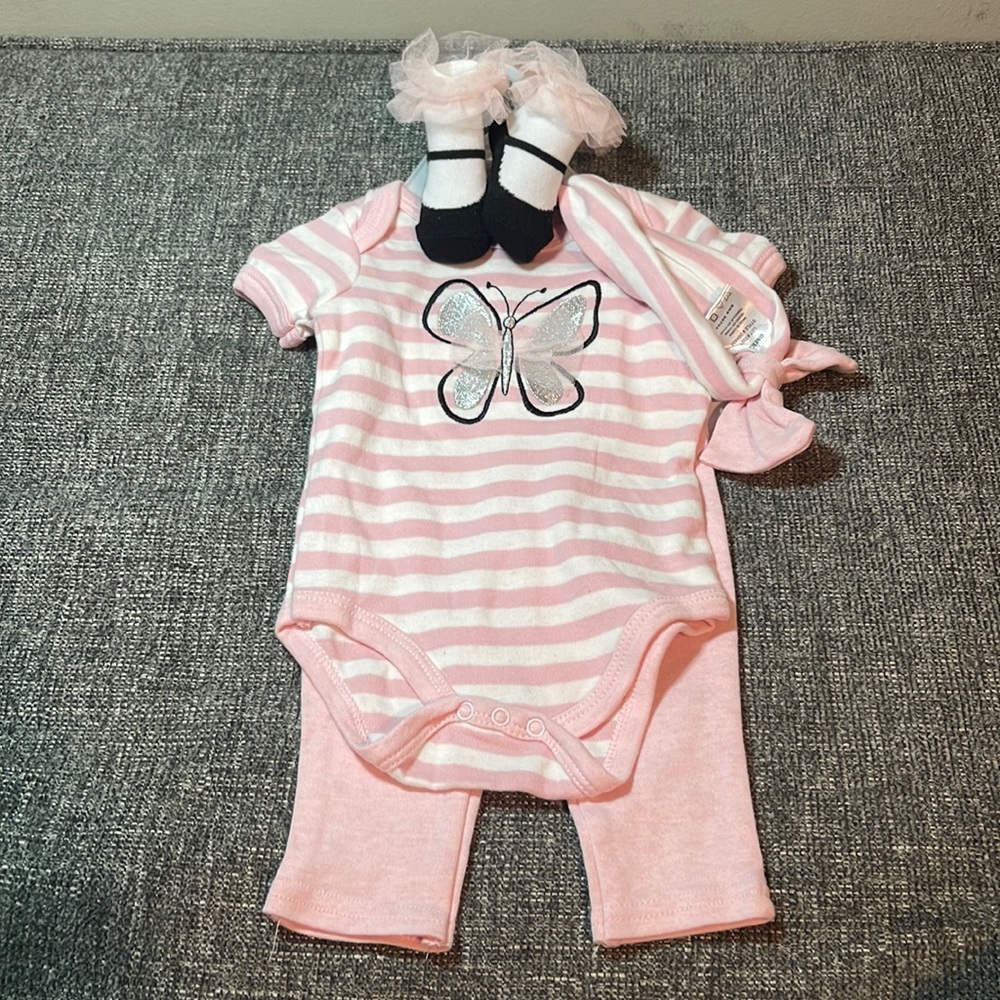 Baby Girl Outfit with matching booties & headband size 3-6 months